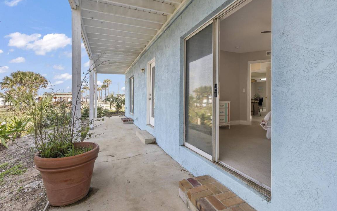 Photo of Patio Balcony in Beverly Beach