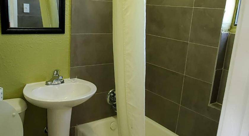 Photo of Bathroom in Higbees Daytona