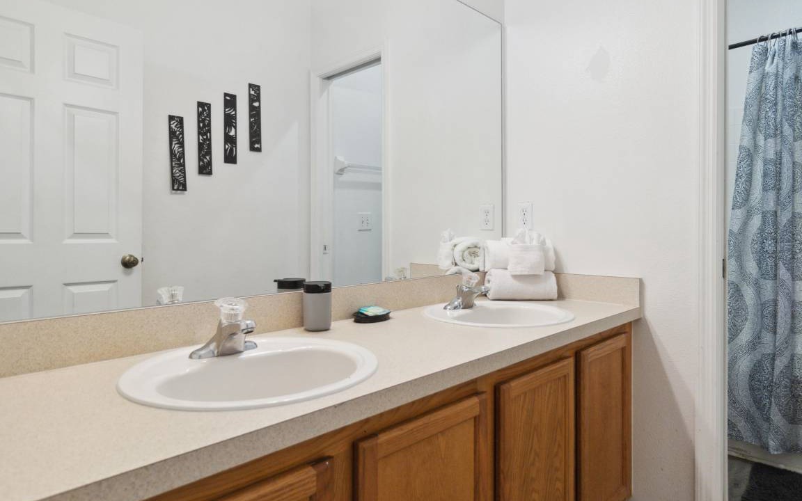 Photo of Bathroom in Sunset Ridge