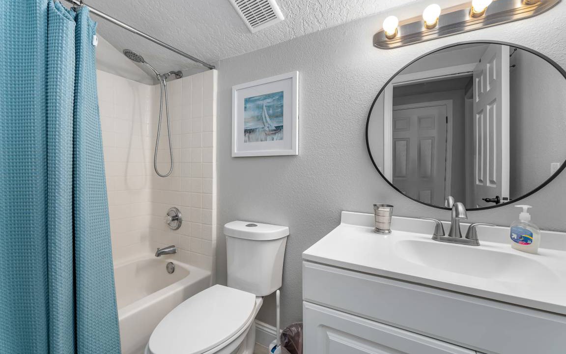 Photo of Bathroom in Lake Berkley