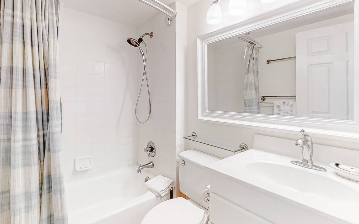 Photo of Bathroom in Fernandina Beach