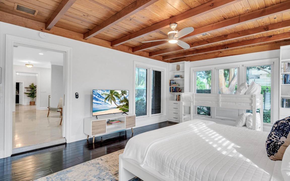 Photo of Bedroom in Harbor Beach