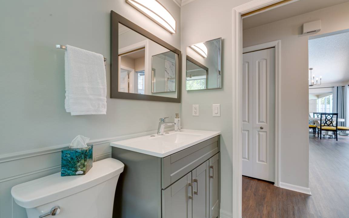 Photo of Bathroom in Berkeley Manor