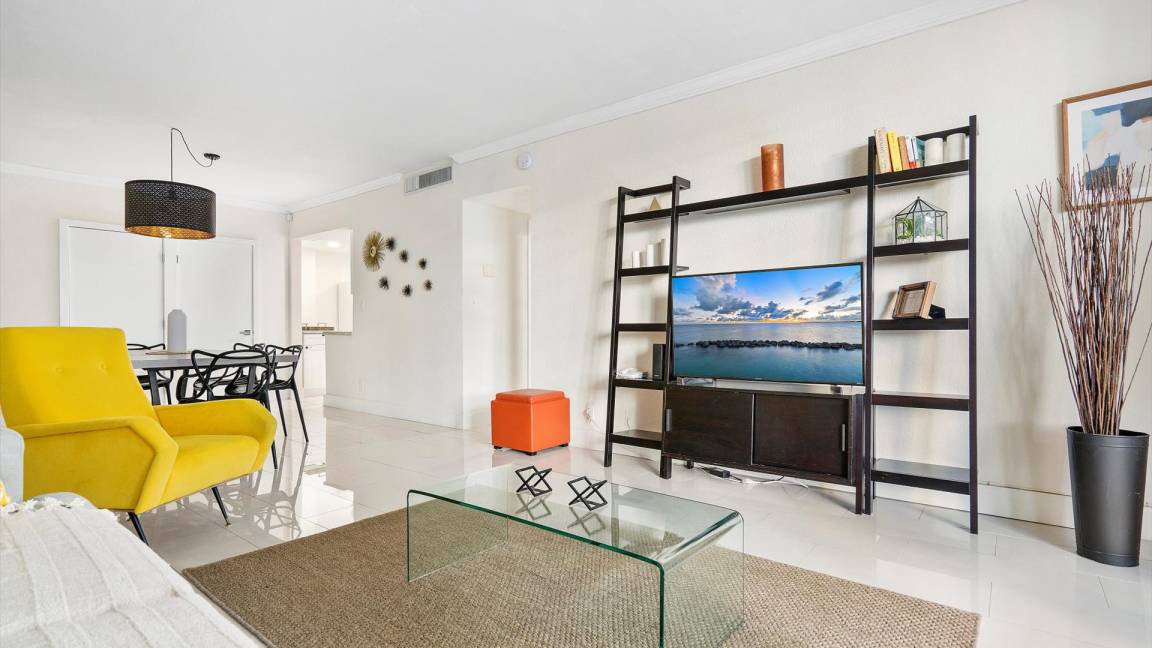 Photo of Livingroom in Hollywood South Central Beach