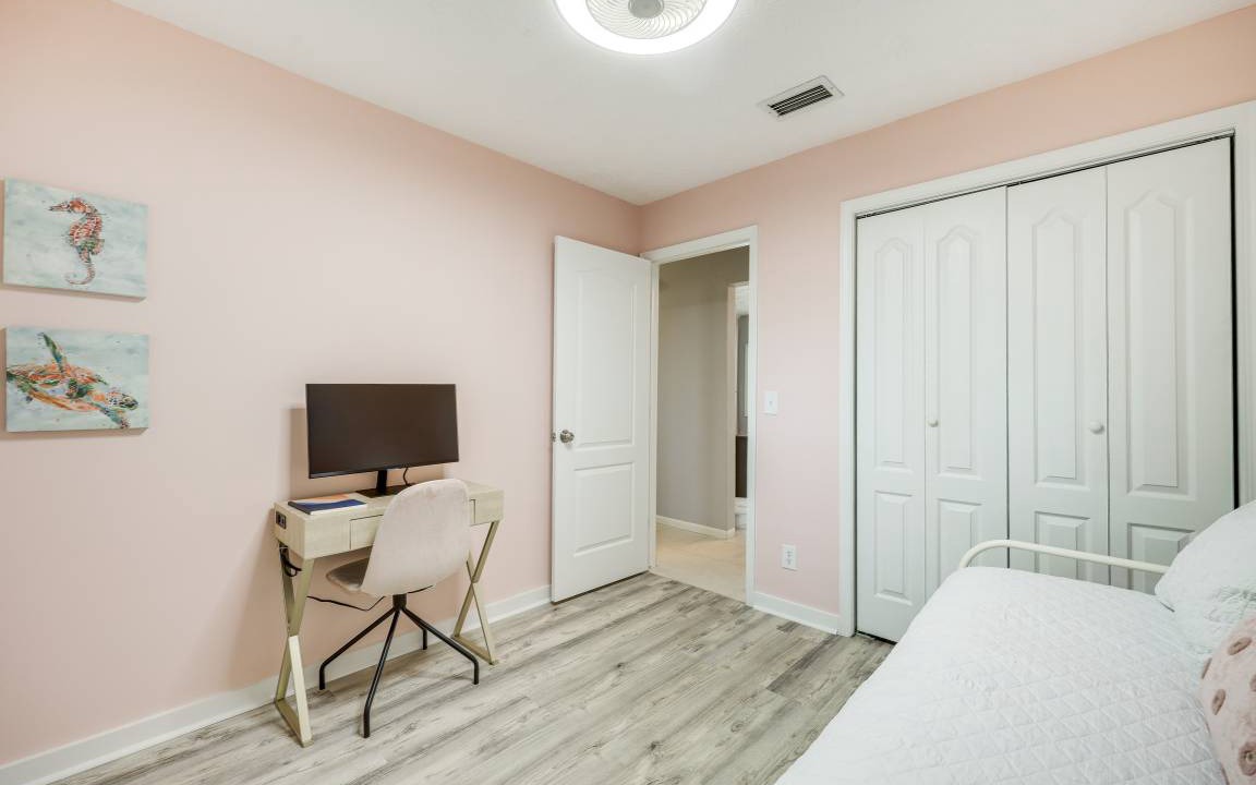Photo of Bedroom in Dolphin's Cove