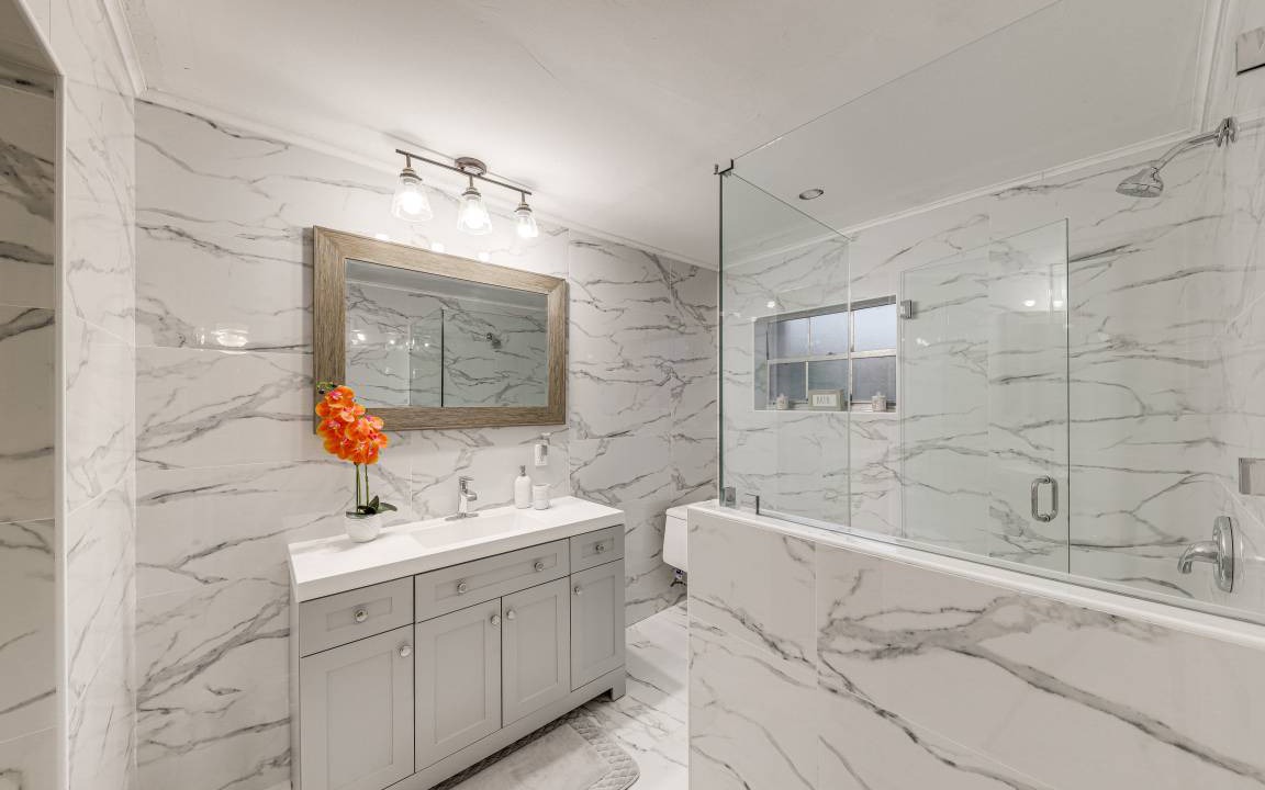 Photo of Bathroom in Sandalfoot Cove