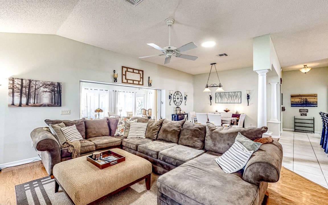Photo of Livingroom in Virginia Trace