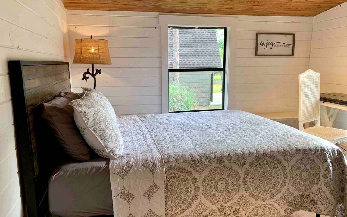 Photo of Bedroom in Palm Beach Country Estates