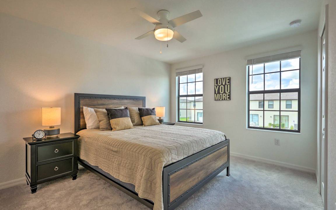 Photo of Bedroom in River Hall