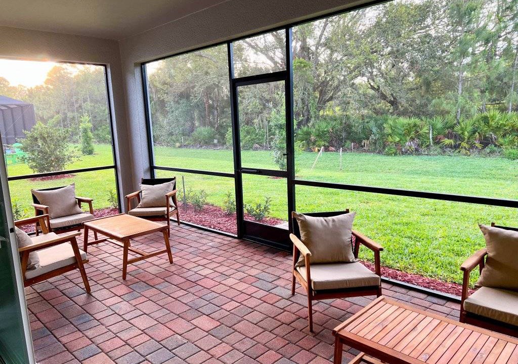 Photo of Patio Balcony in River Hall