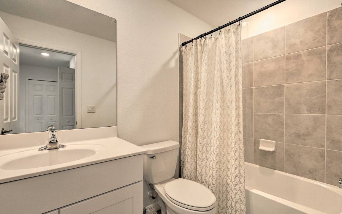 Photo of Bathroom in River Hall