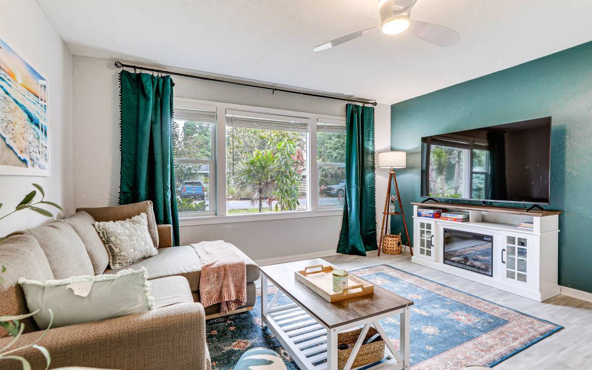 Photo of Livingroom in Downtown