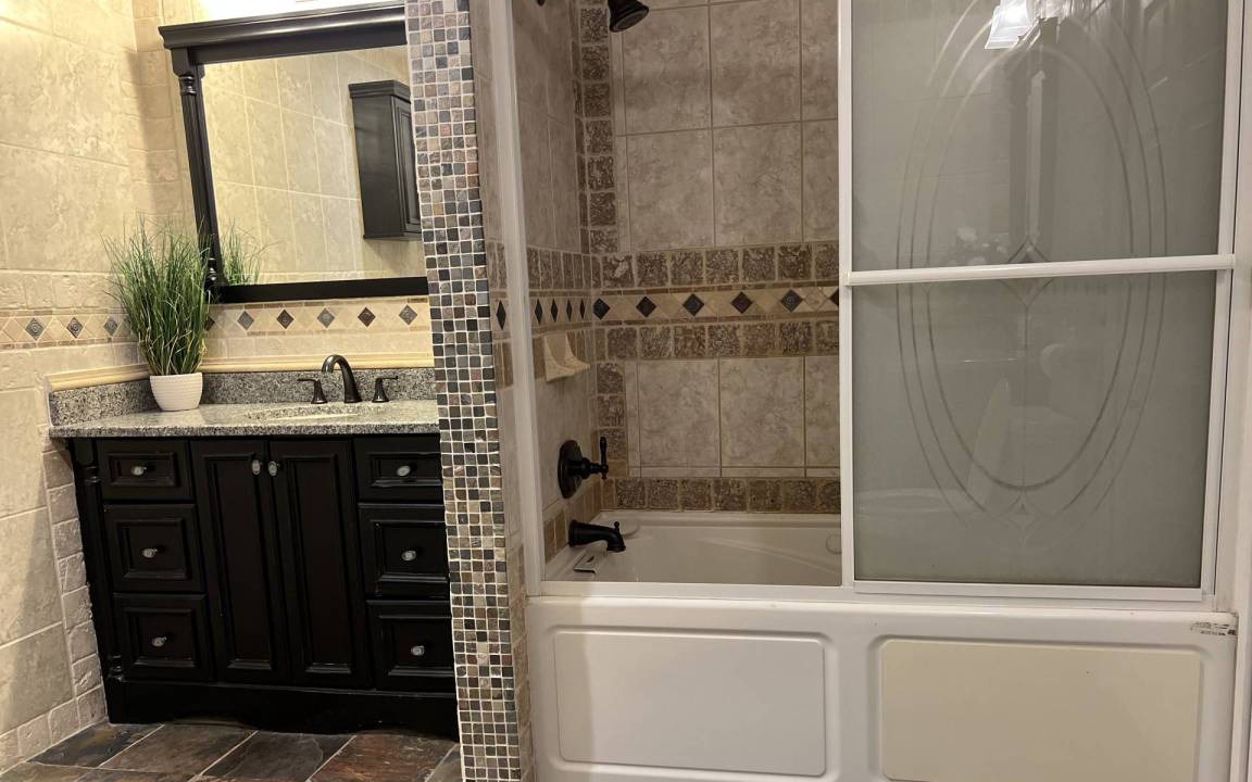 Photo of Bathroom in Lake Hamilton