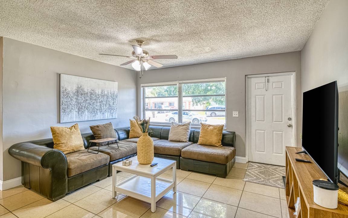 Photo of Livingroom in Deerfield Beach