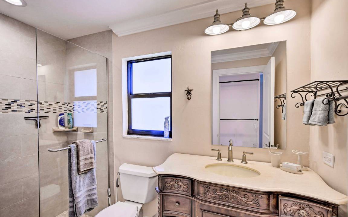 Photo of Bathroom in Caloosahatchee