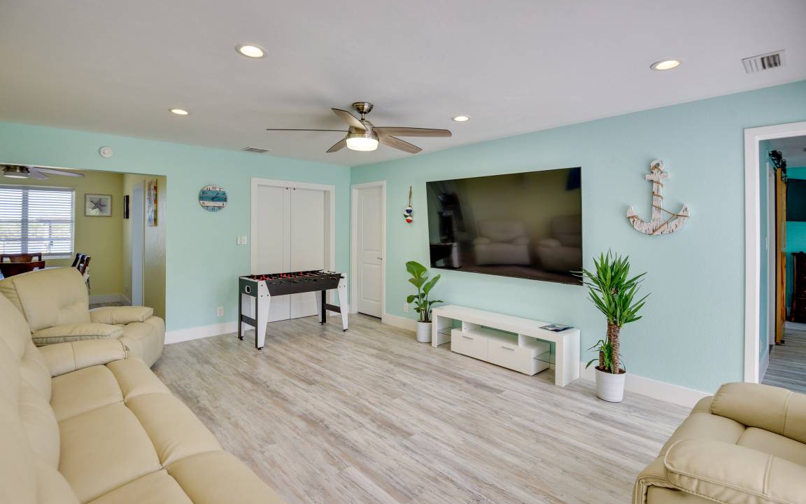 Photo of Livingroom in Harbor Oaks
