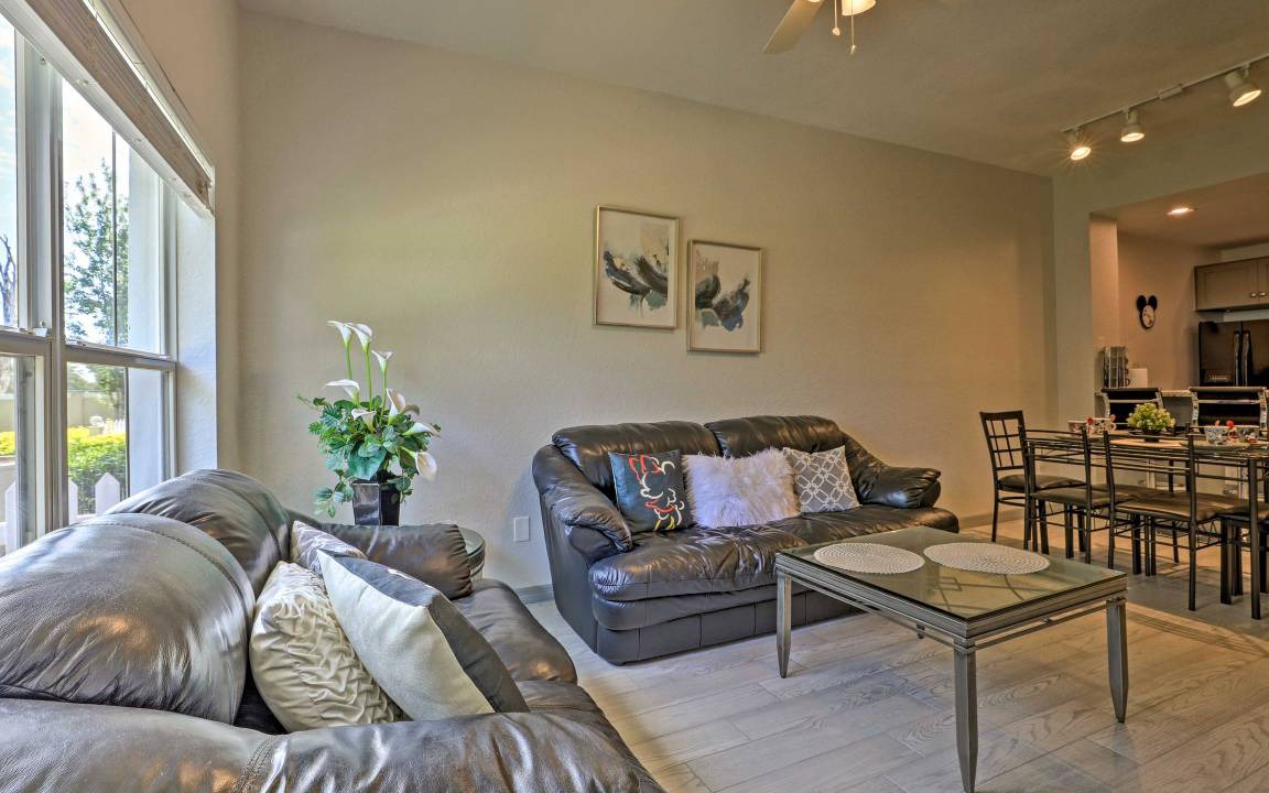 Photo of Livingroom in Venetian Bay Villages