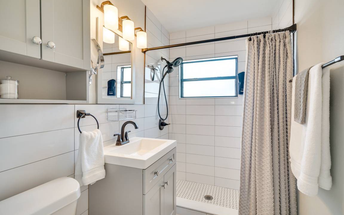 Photo of Bathroom in Edgewater