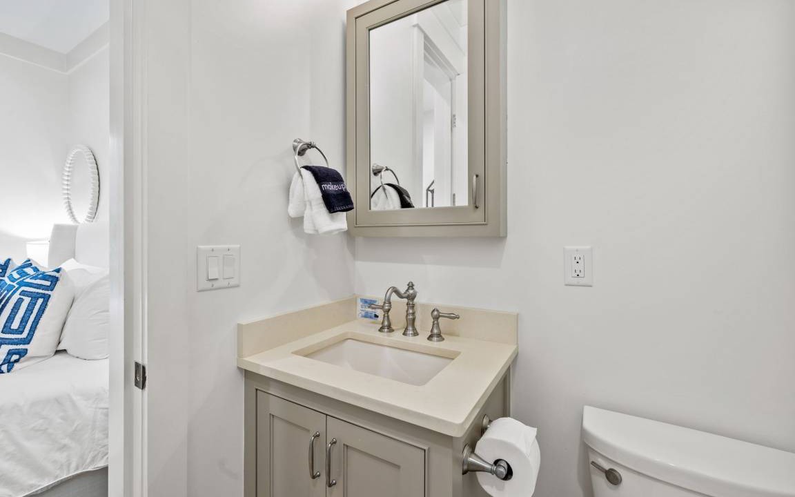 Photo of Bathroom in Gulf District
