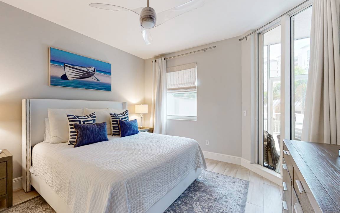 Photo of Bedroom in Vanderbilt Beach