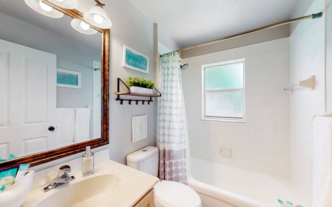 Photo of Bathroom in Lakewood Park