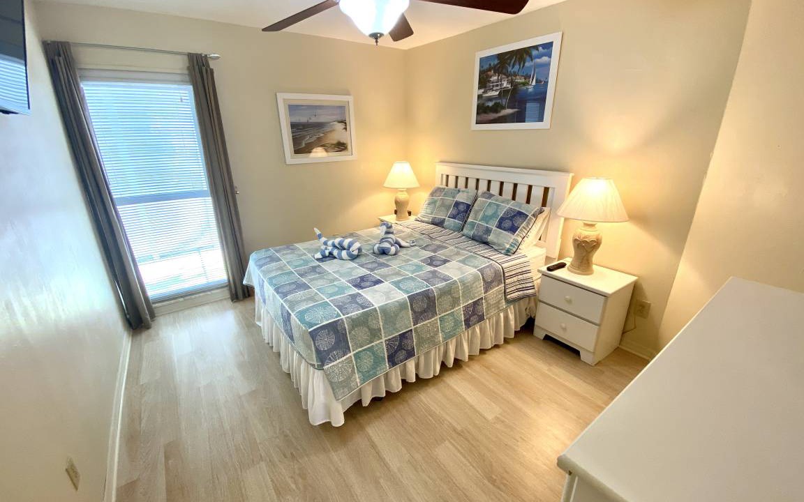 Photo of Bedroom in Mid Island