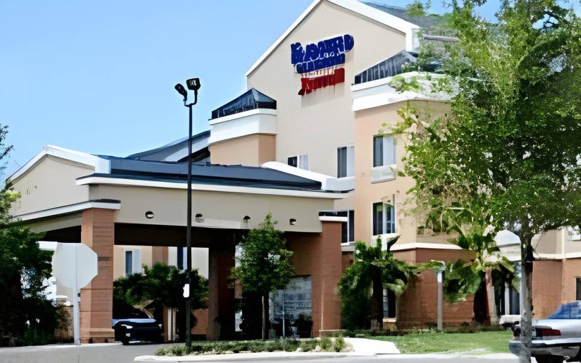 Photo of Buildings in Clermont