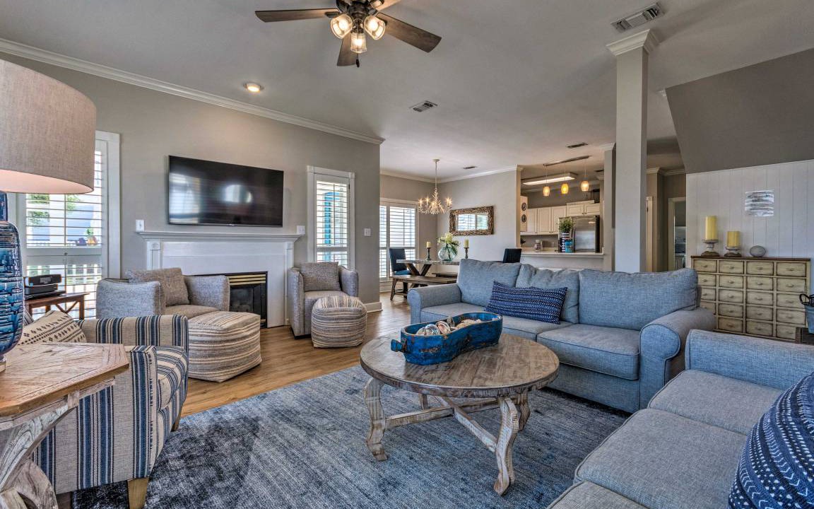 Photo of Livingroom in Crystal Shores