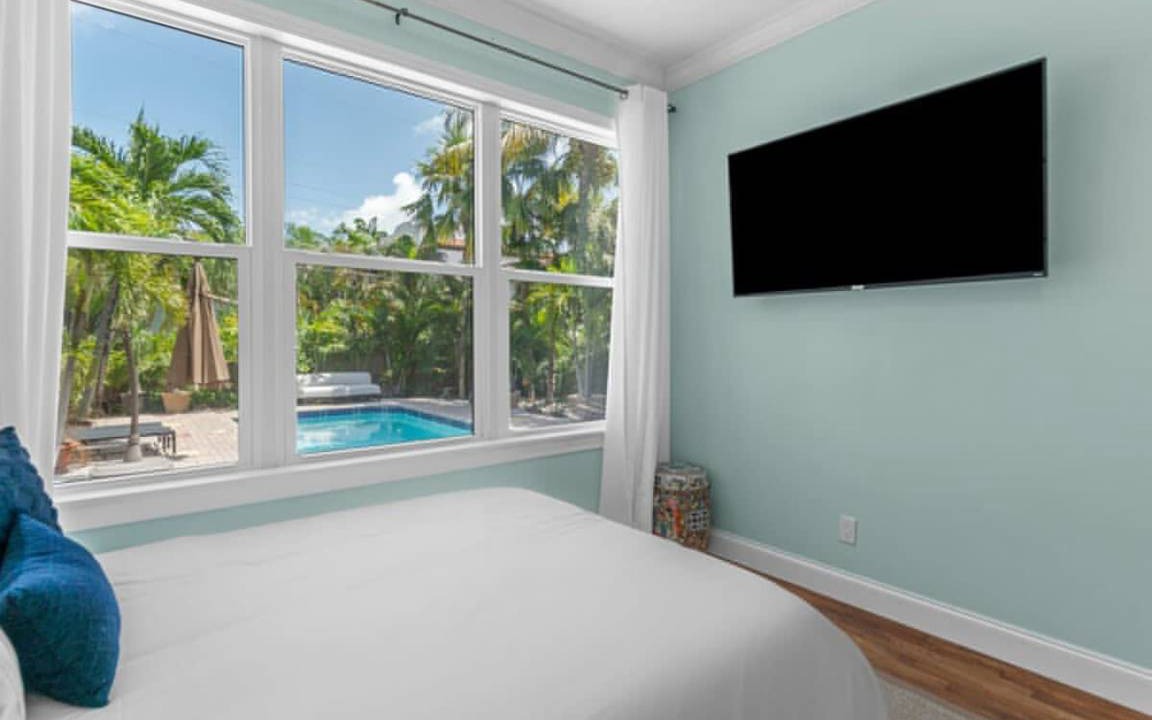 Photo of Bedroom in Northwood Shores