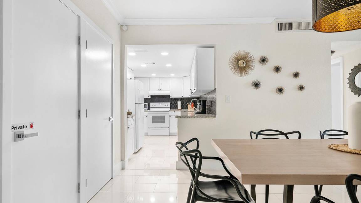 Photo of Kitchen in Hollywood South Central Beach