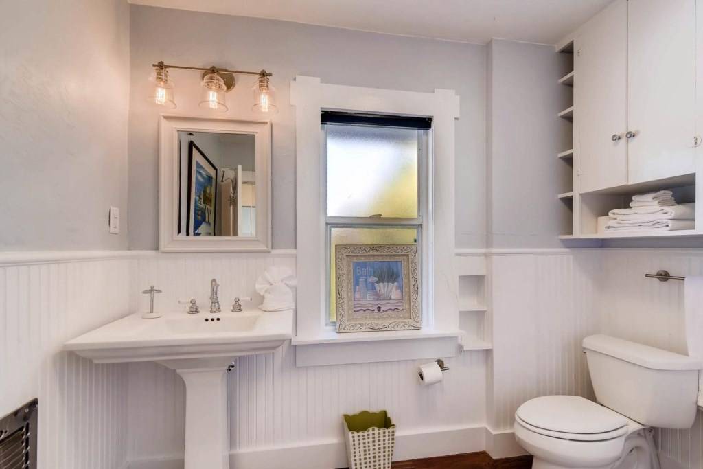 Photo of Bathroom in Flamingo Parks
