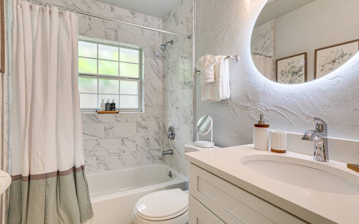 Photo of Bathroom in Gillespie Park