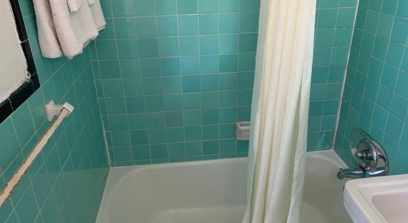 Photo of Bathroom in Higbees Daytona