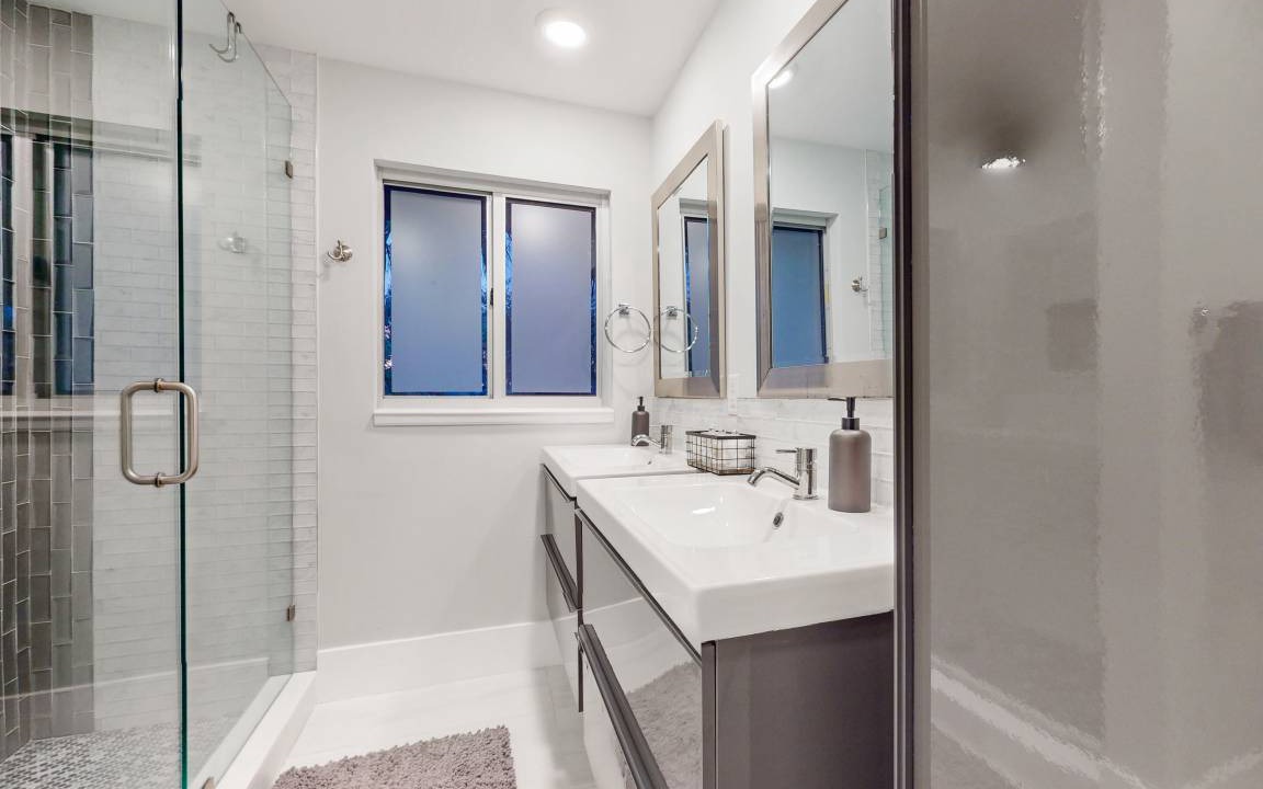 Photo of Bathroom in Isles of Capri