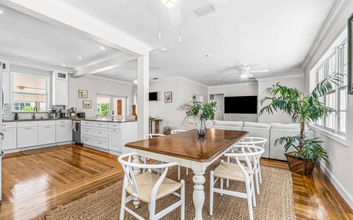 Photo of Livingroom in Northwood Shores