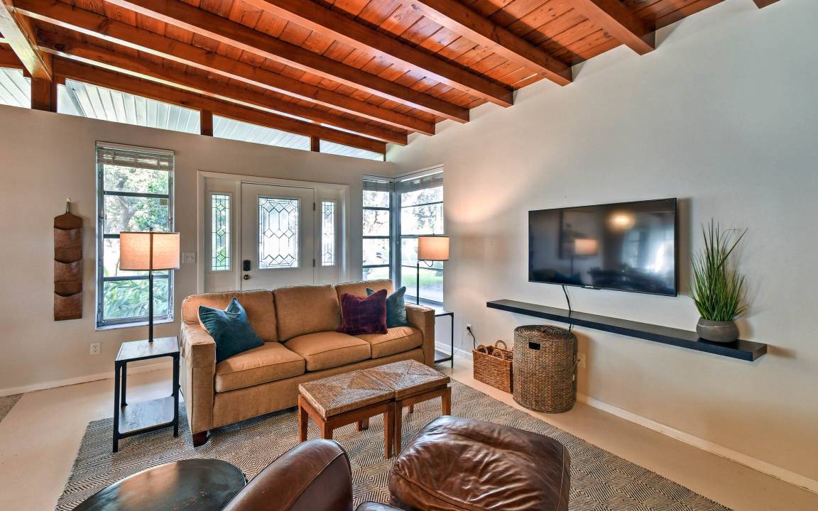 Photo of Livingroom in Laurel
