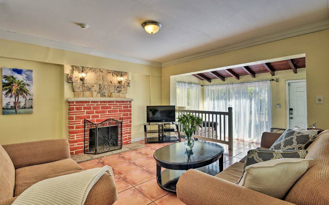 Photo of Livingroom in Miami Springs