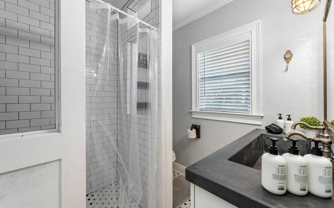 Photo of Bathroom in Fairvilla