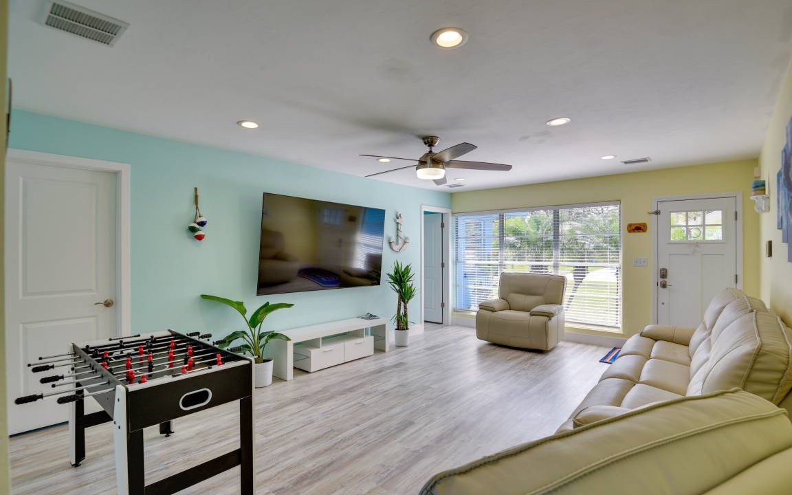 Photo of Livingroom in Harbor Oaks