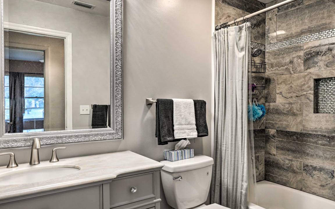Photo of Bathroom in Kingswood