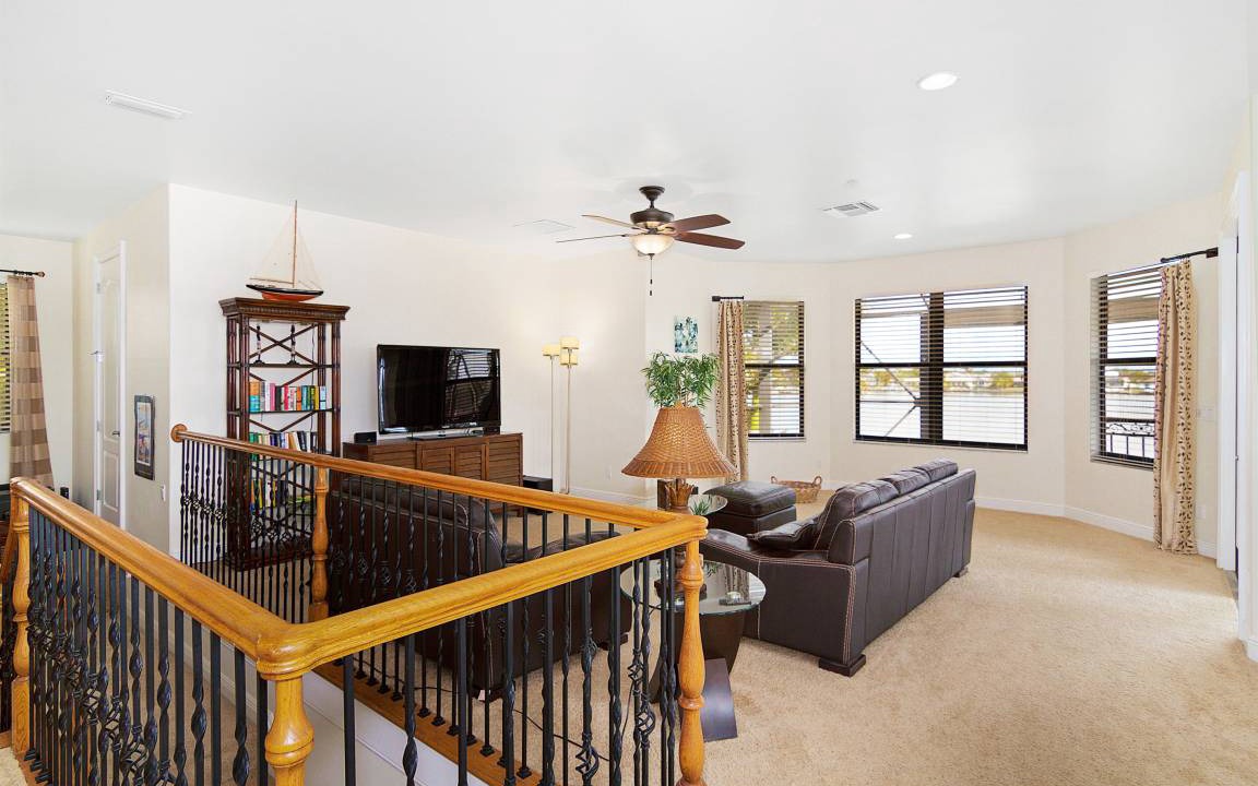 Photo of Livingroom in Eight Lakes