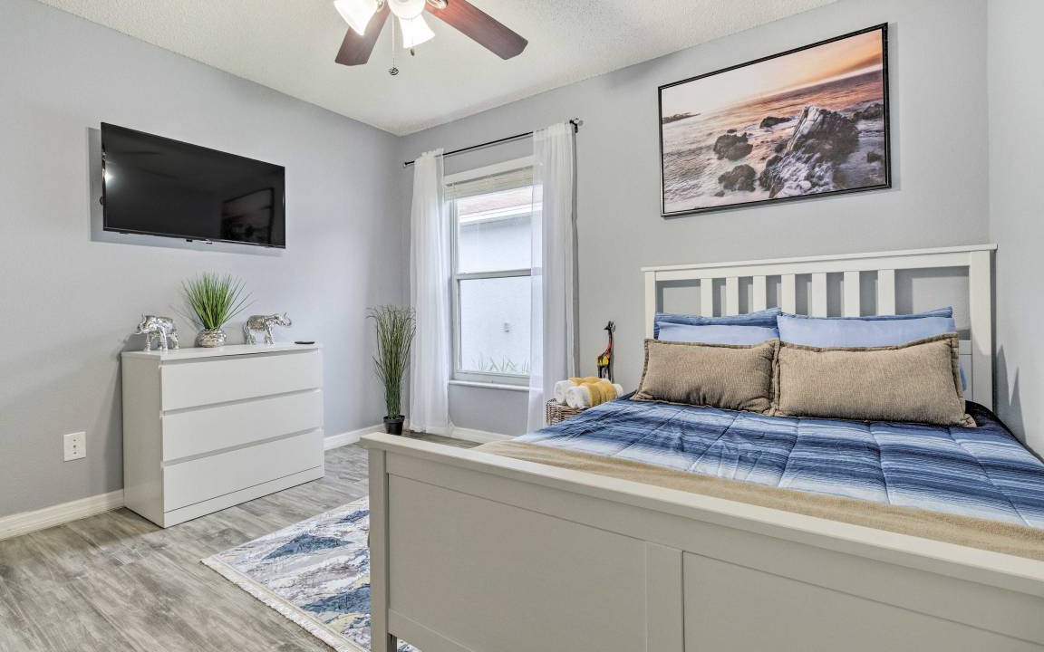 Photo of Bedroom in Signal Hill