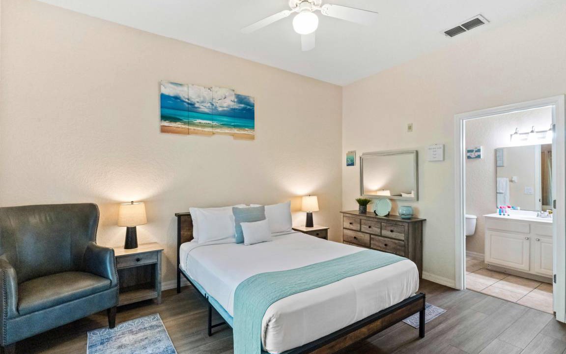 Photo of Bedroom in Bahama Bay