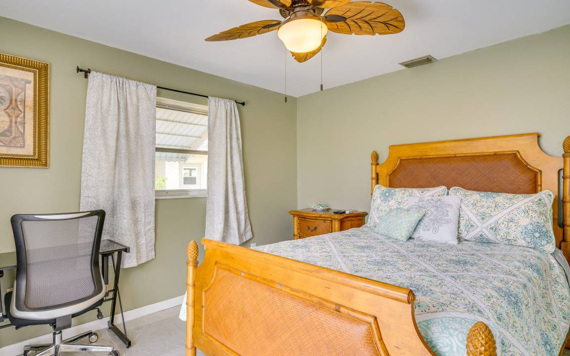 Photo of Bedroom in Oakland Hills