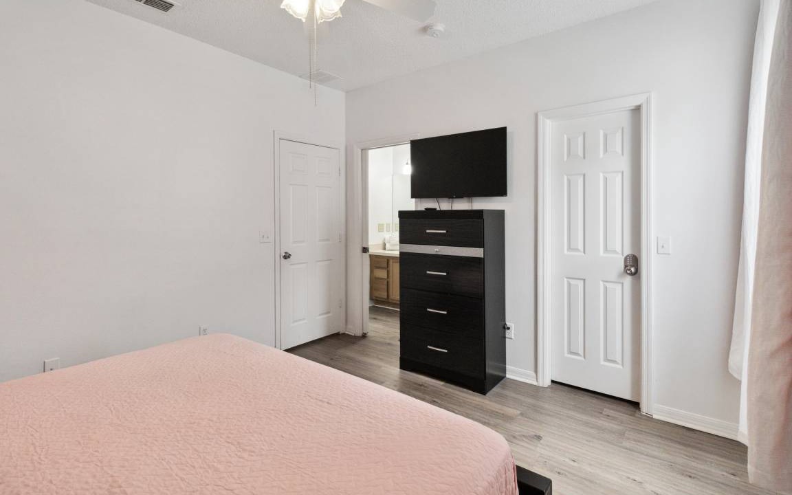 Photo of Bedroom in Sunset Ridge