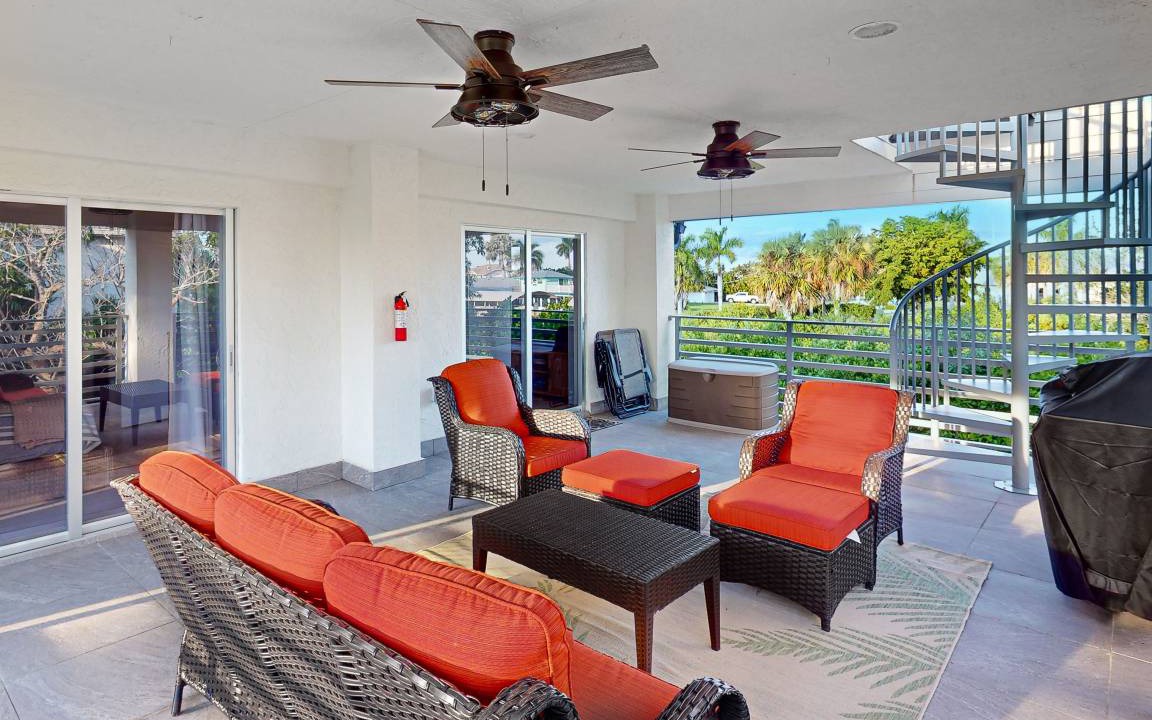 Photo of Patio Balcony in Isles of Capri