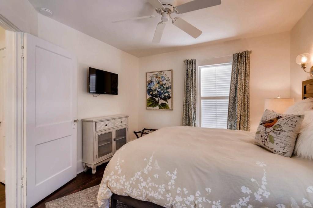 Photo of Bedroom in Flamingo Parks