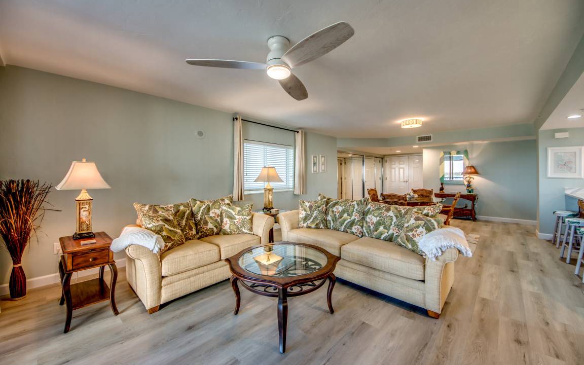 Photo of Livingroom in Mid Island