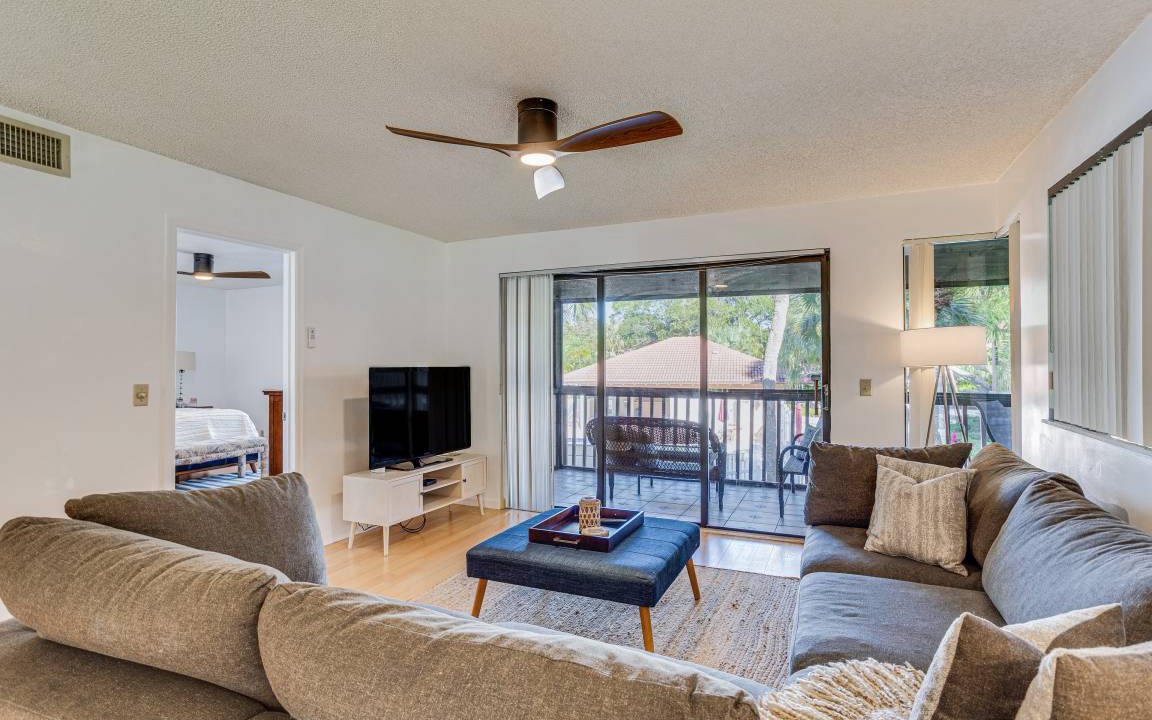 Photo of Livingroom in Hunt Club