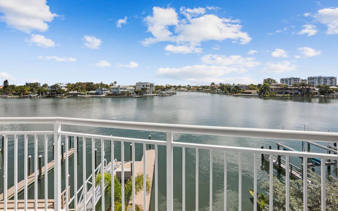 Photo of Patio Balcony in Treasure Island